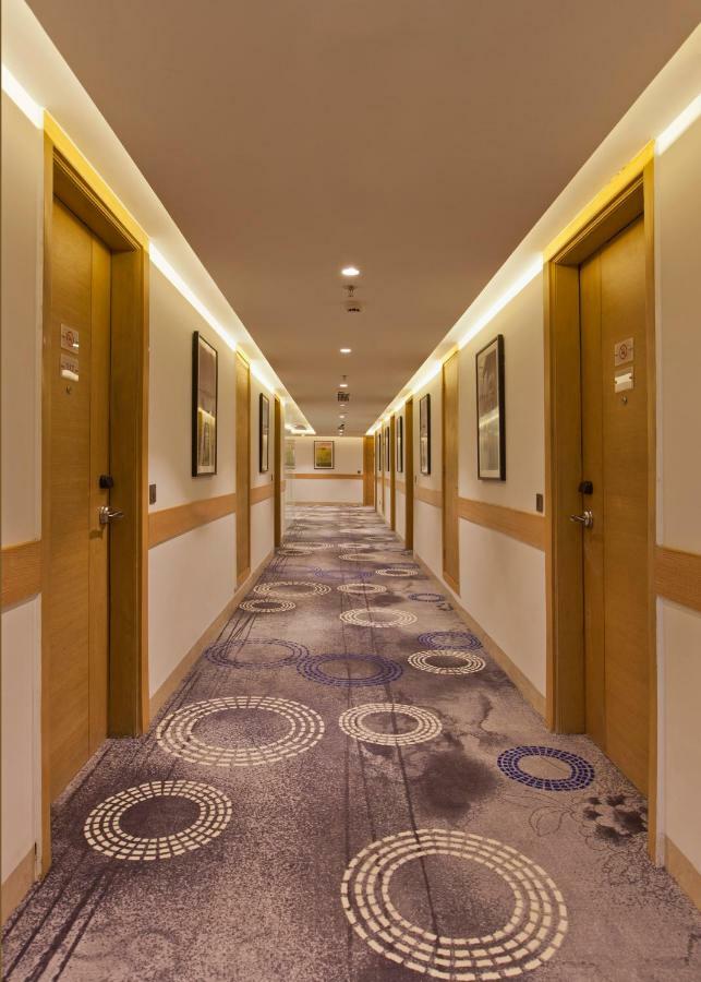 Country Inn Premier Amritsar, 10 Min From Golden Temple Zewnętrze zdjęcie